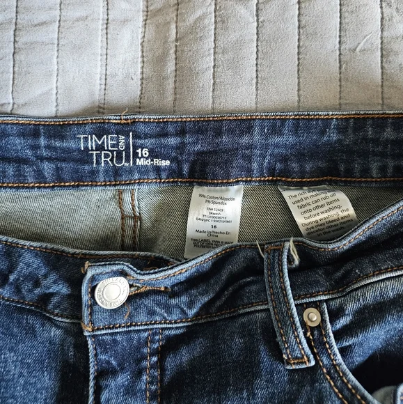 Distressed Blue Jeans - Picture 2 of 8